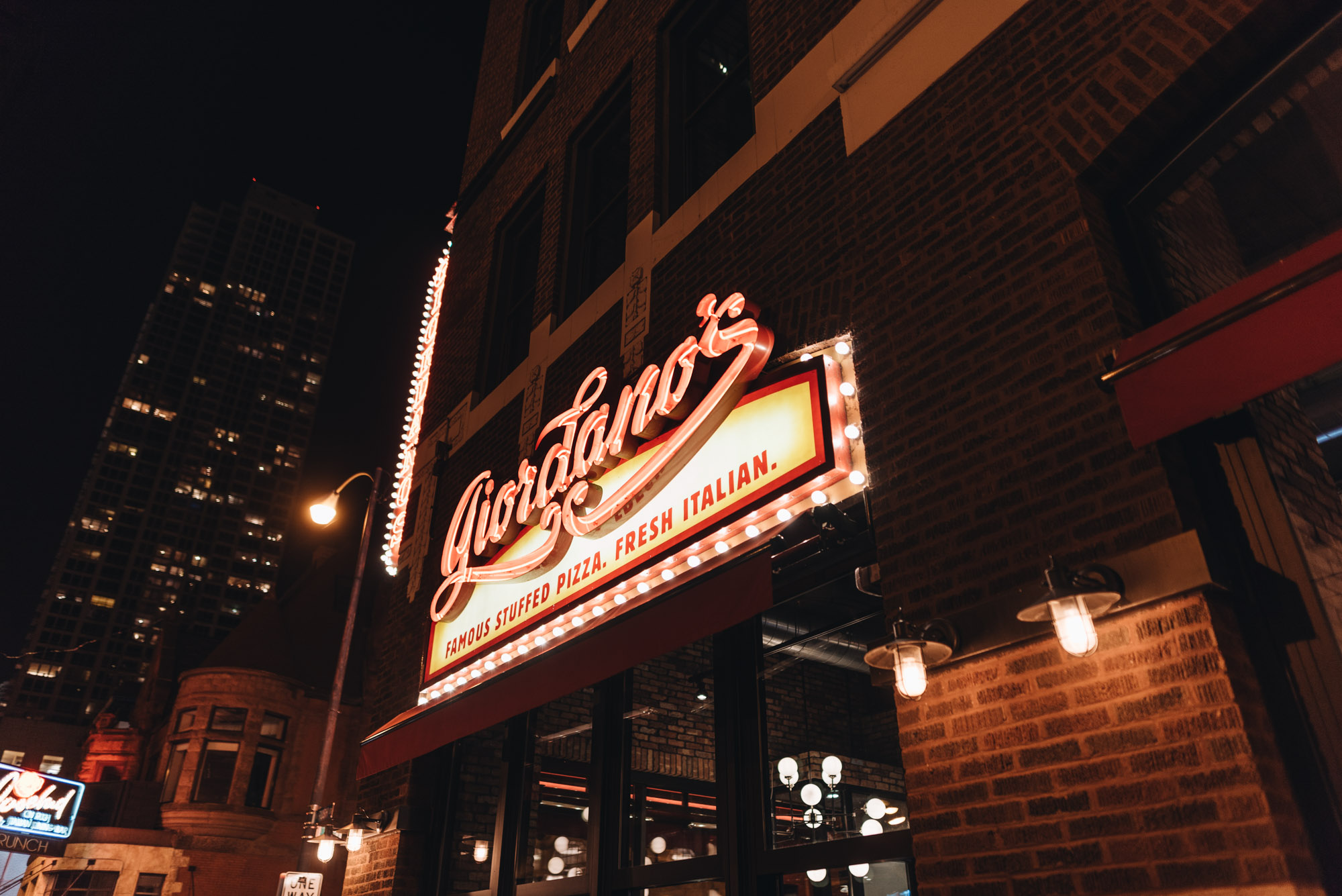 Jeff On The Road - Travel - Chicago - Where to eat - Giordano's Deep Dish Pizza - All photos are under Copyright © 2017 Jeff Frenette Photography / dezjeff. To use the photos, please contact me at dezjeff@me.com.